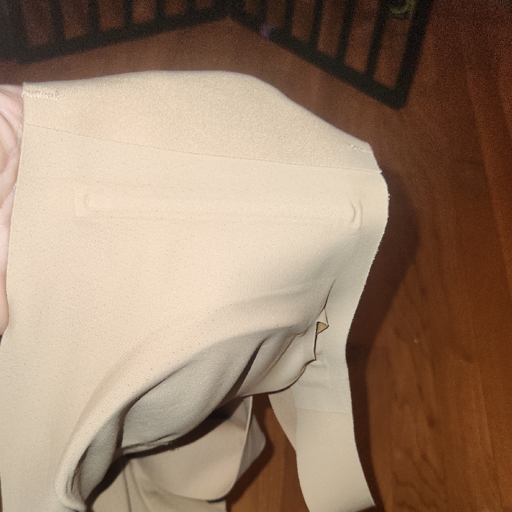 Elegant Tan Seamless Bra - Picture 5 of 6